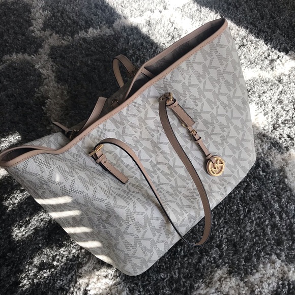 Michael Kors Large Jet Set Tote WT - Picture 2 of 6